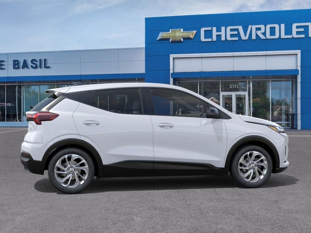 2027 Chevrolet Bolt LT - Photo 5