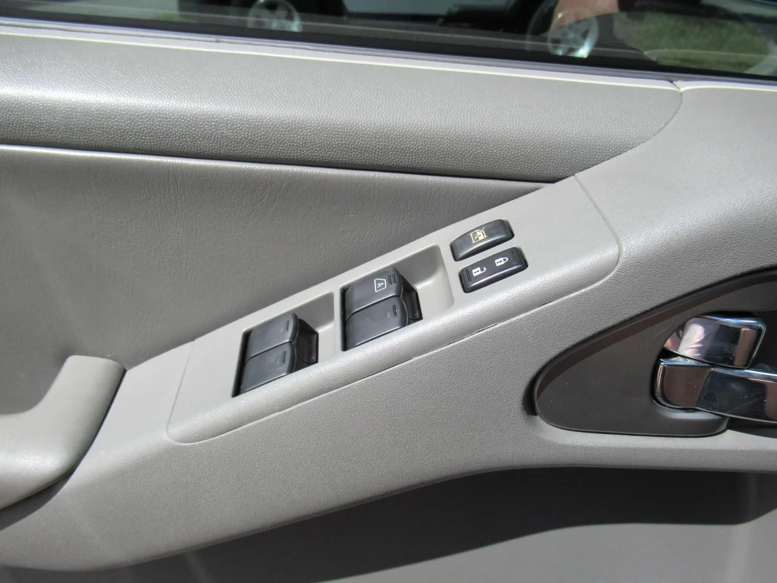 Used 2013 Blue Nissan SL image 21