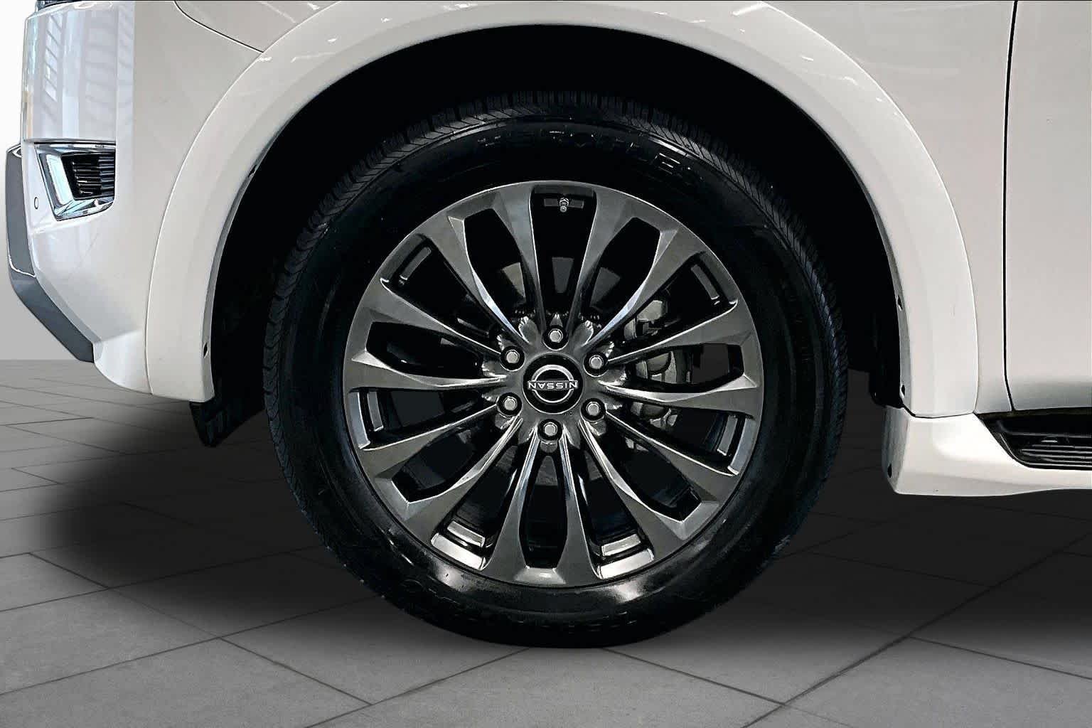 Used 2023 Aspen White Tricoat Nissan Platinum image 10