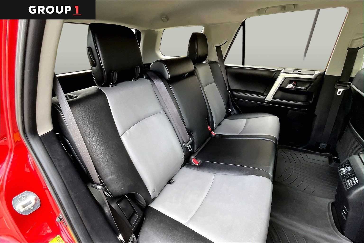 Used 2016 Barcelona Red Metallic Toyota SR5 Premium image 20