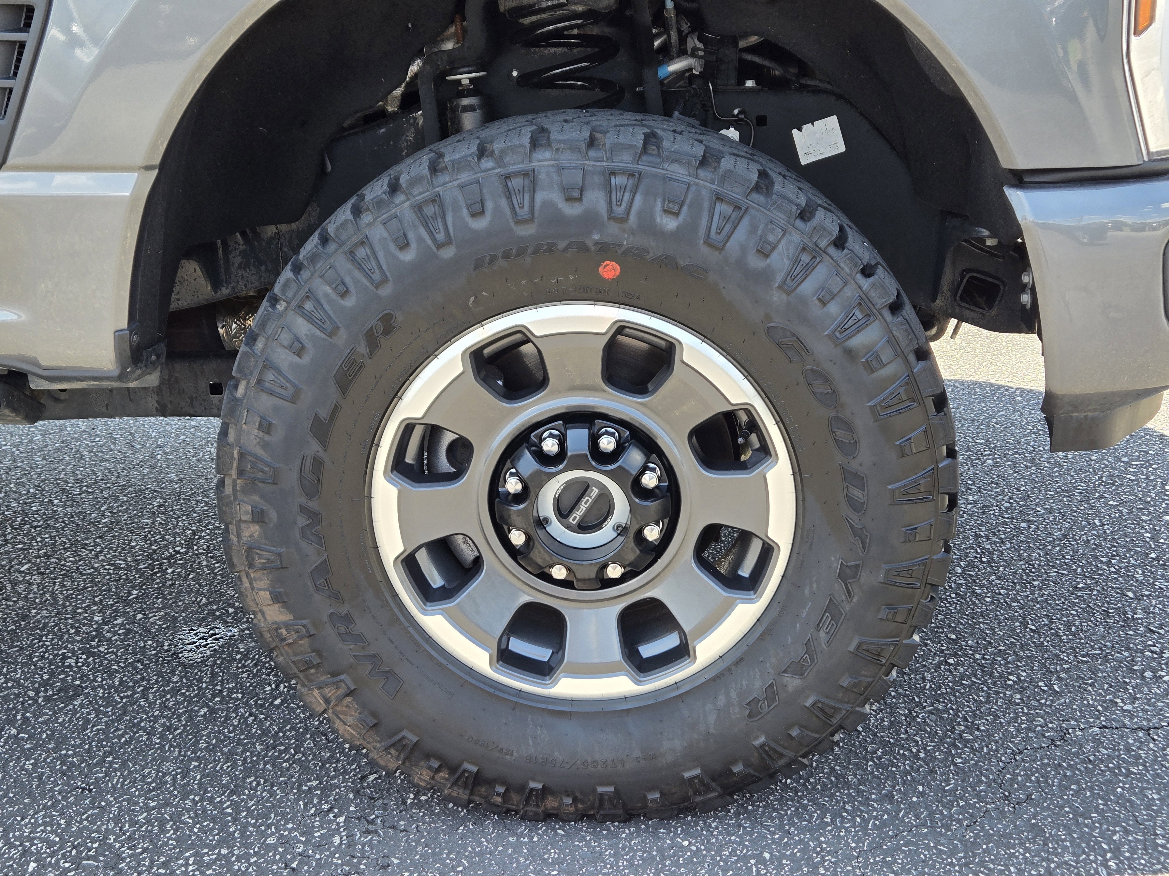 Used 2024 Carbonized Gray Metallic Ford Lariat image 5