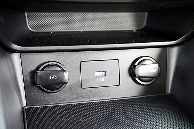 Used 2023 White Hyundai SEL image 27