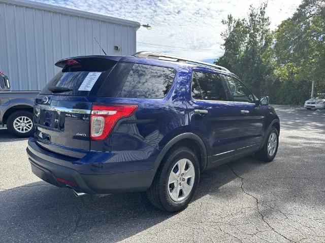 Used 2011 Blue Ford Base image 5