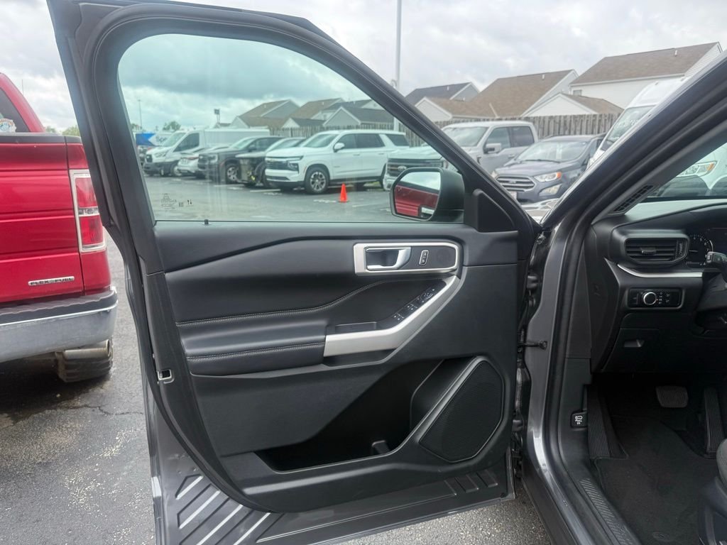Used 2024 Gray Ford XLT image 16