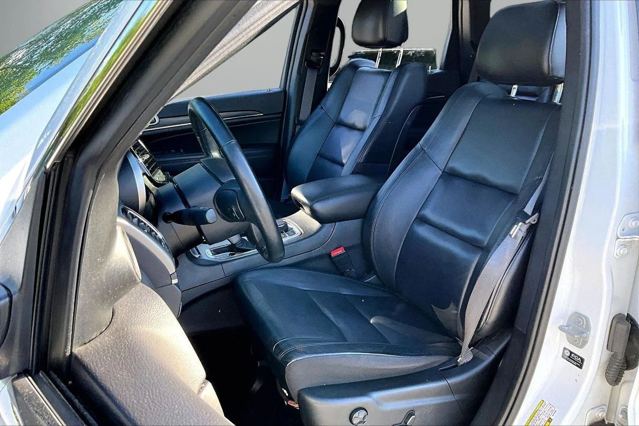 Certified Used 2022 White Jeep Limited image 22