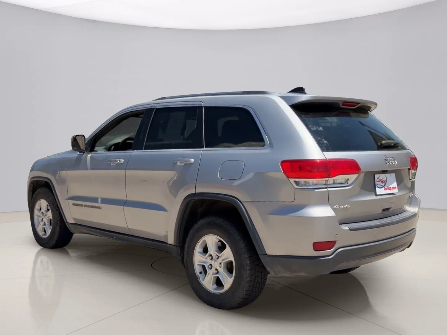 Used 2017 Silver Jeep LAREDO image 3