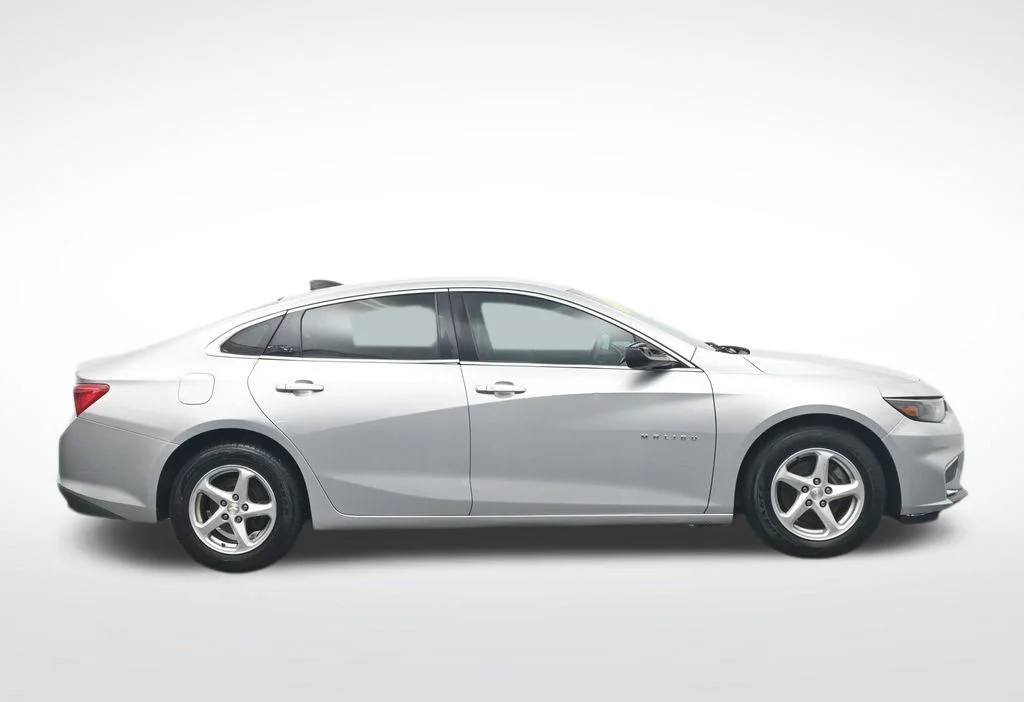 Used 2017 Silver Ice Metallic Chevrolet LS image 4