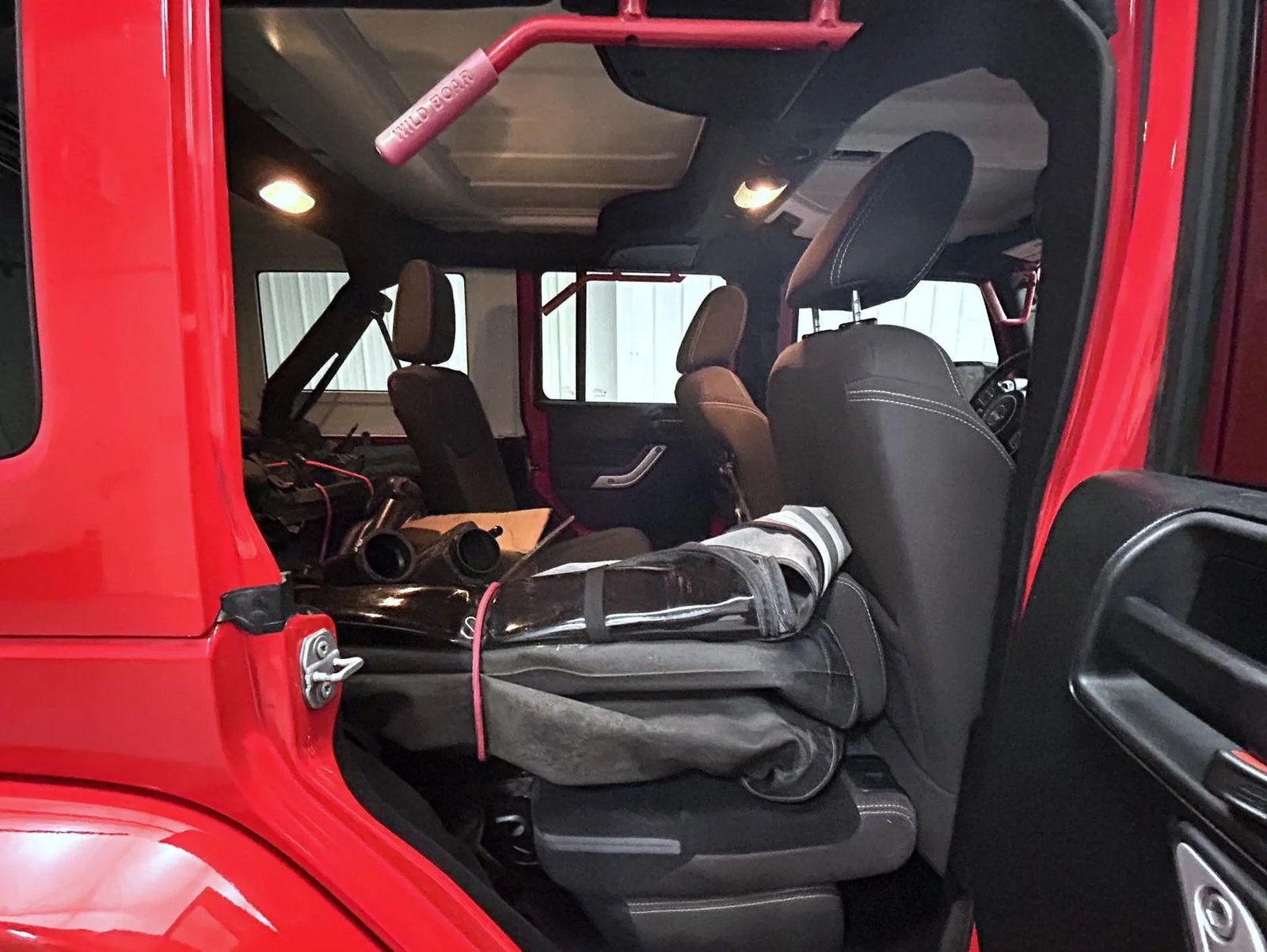 Used 2016 Red Jeep Unlimited Sahara image 18