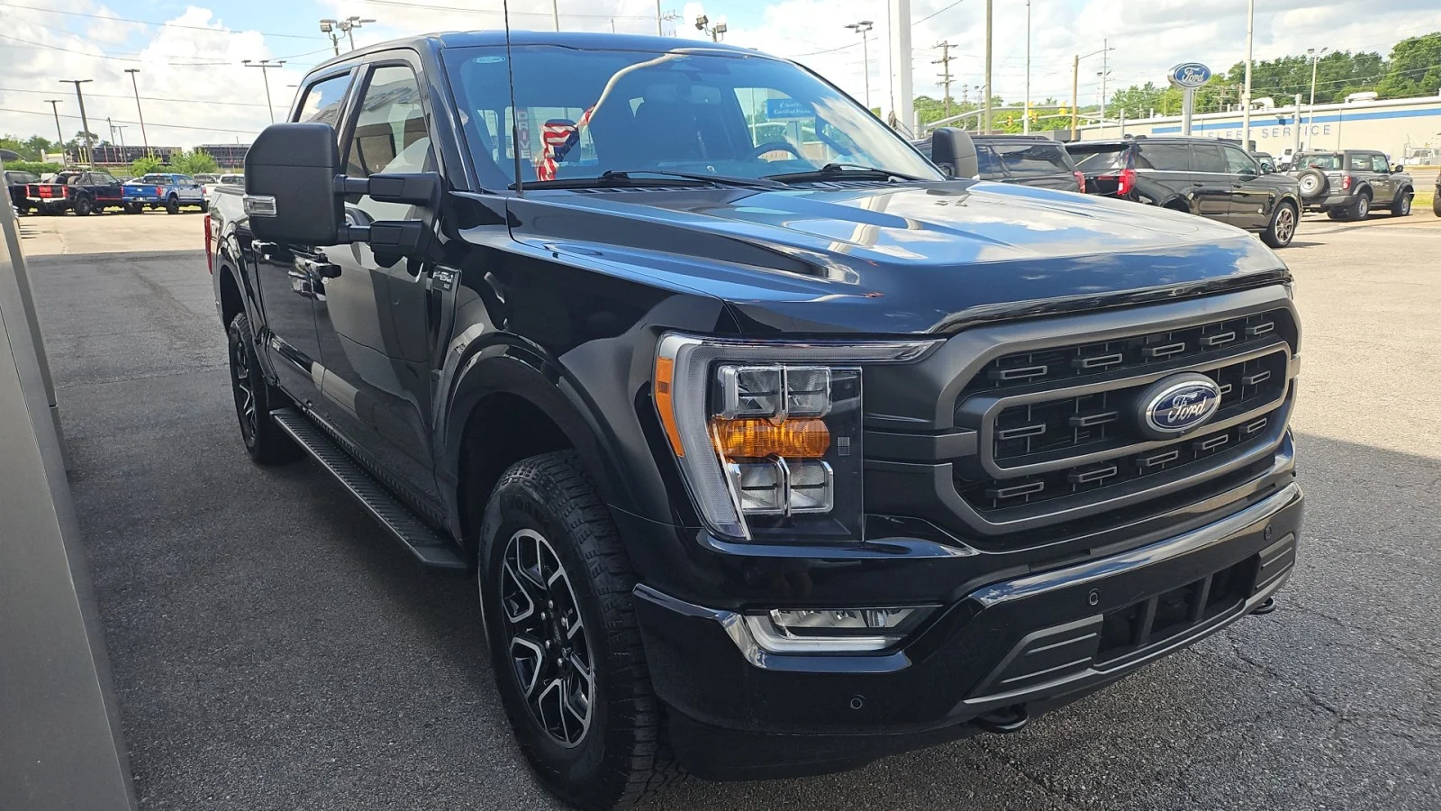 Used 2023 Black Ford XLT image 6