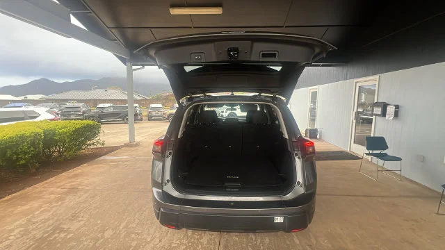 Used 2024 Gray Nissan SV image 10