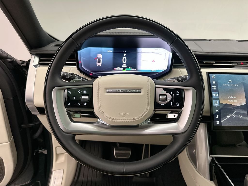 Used 2025 Belgravia Green Metallic Land Rover Autobiography image 30