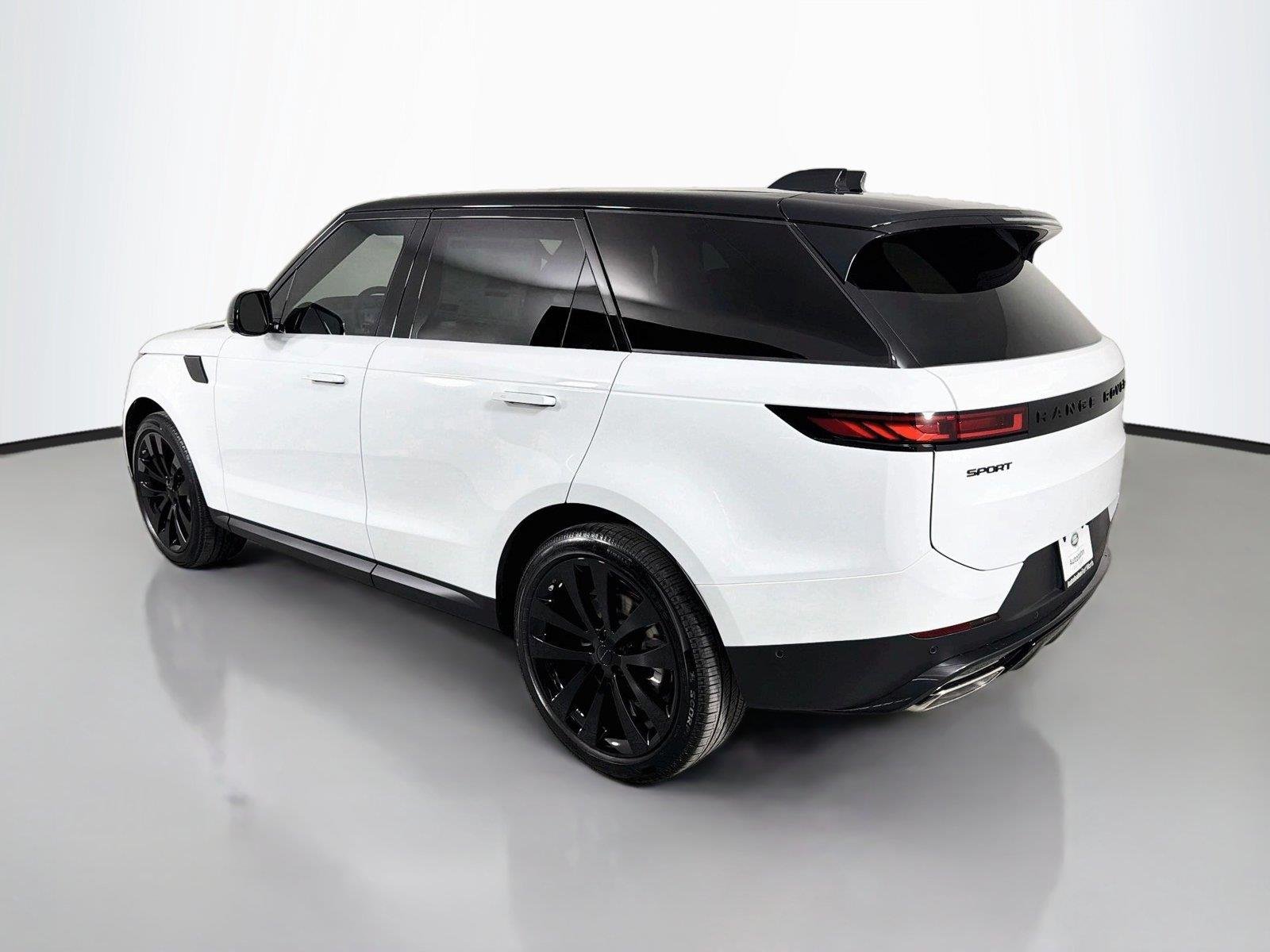 New 2026 Fuji White Land Rover SE image 7