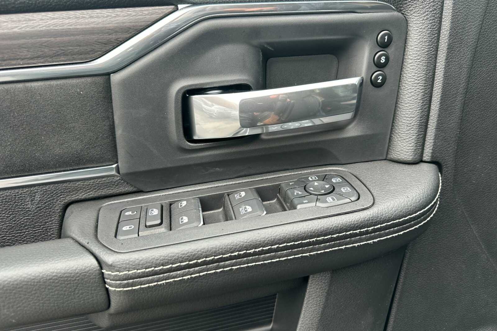 New 2026 Granite Crystal Metallic Clear-Coat Exterior Paint RAM LARAMIE image 11