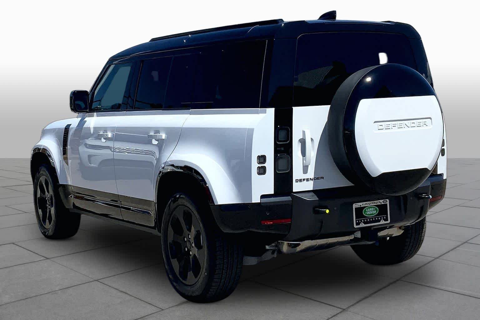 New 2026 Fuji White Land Rover X-Dynamic SE image 12