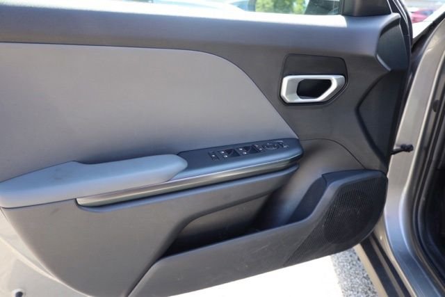 Used 2025 Steel Gray Kia LXS image 19