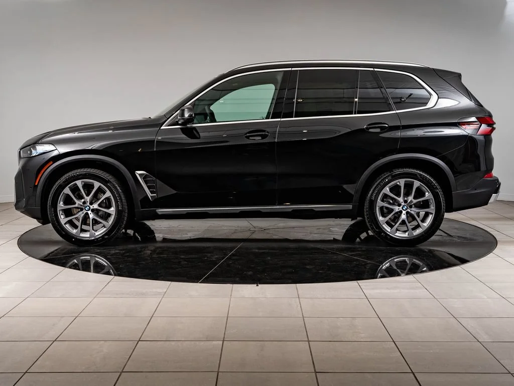 New 2026 Black Sapphire Metallic BMW xDrive40i image 5