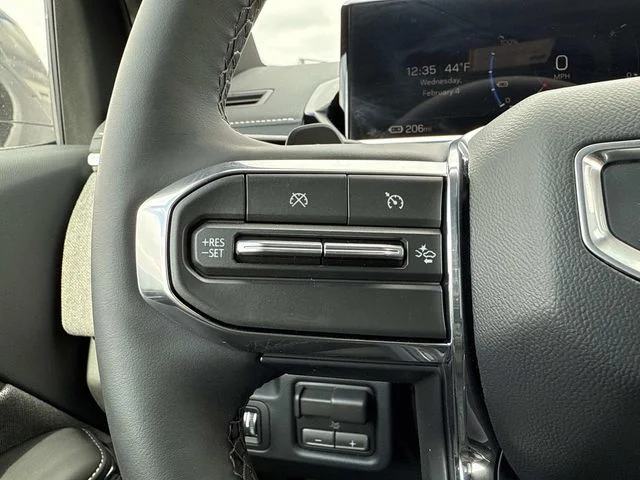 New 2026 White GMC Elevation image 27
