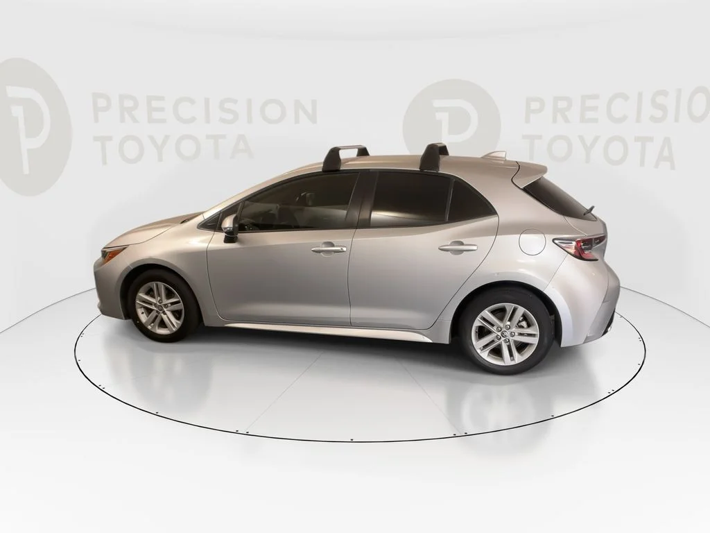 Used 2019 Classic Silver Metallic Toyota SE image 13