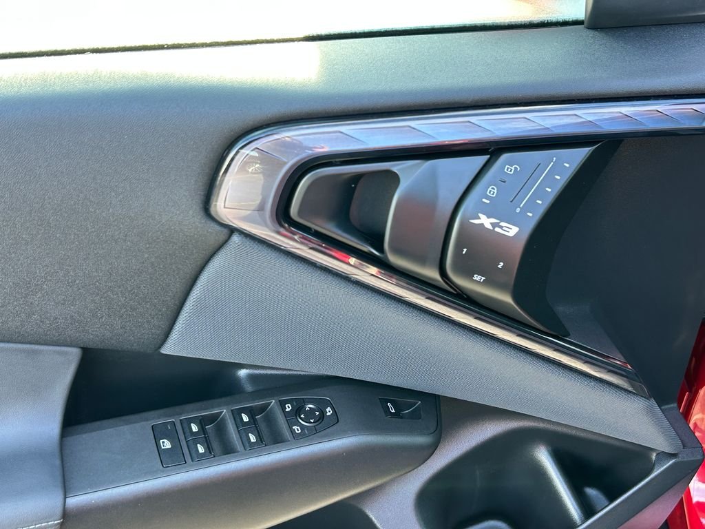 2025 BMW X3 30 - Photo 12