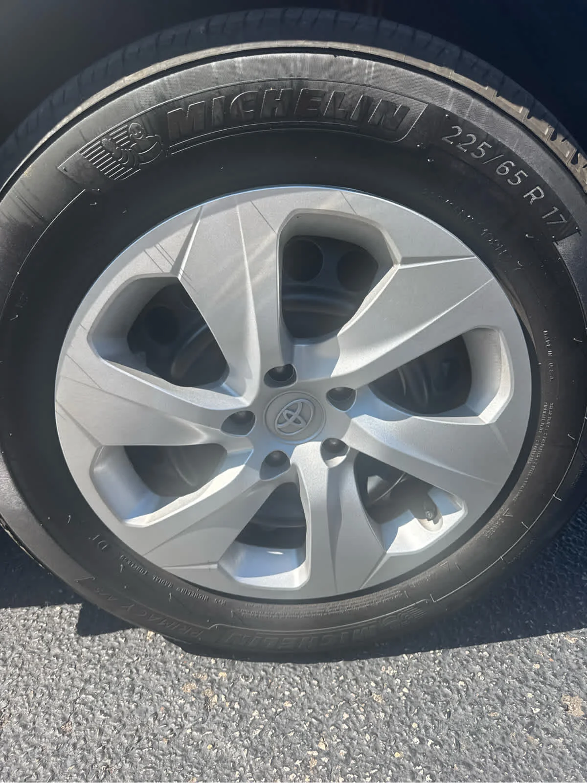 Used 2024 Silver Sky Metallic Toyota LE image 14