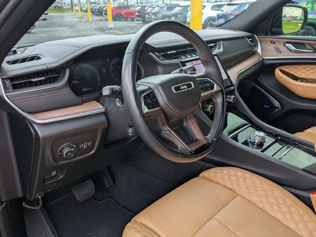 Used 2022 Gray Jeep Summit image 28