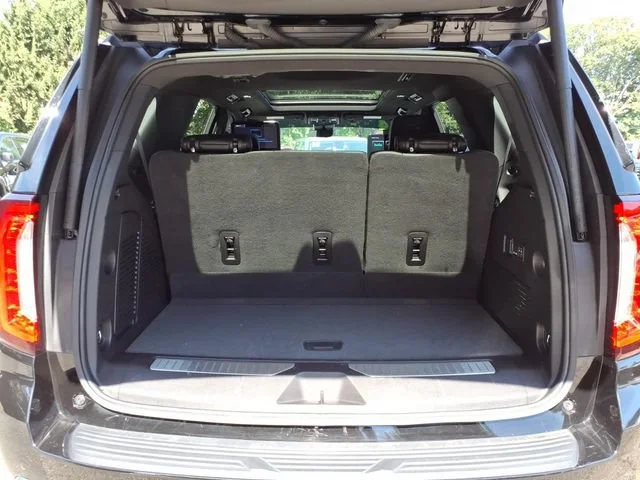 2024 GMC Yukon Denali - Photo 17