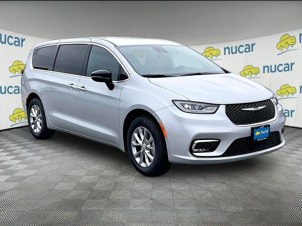 2026 Chrysler Pacifica Select AWD's photo