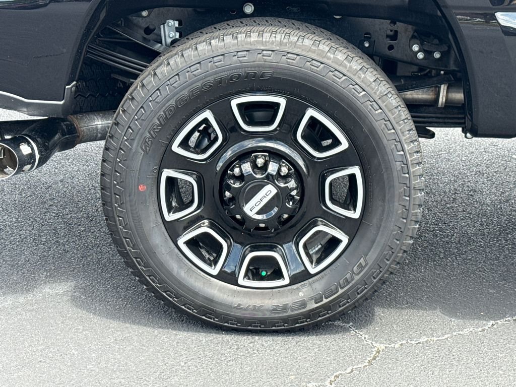 New 2026 Black Ford Platinum image 17