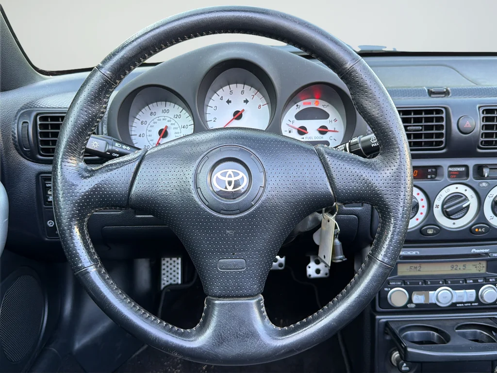 Used 2000 Red Toyota Base image 36
