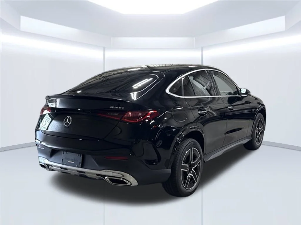 New 2027 Black Mercedes-Benz GLC 300 image 5