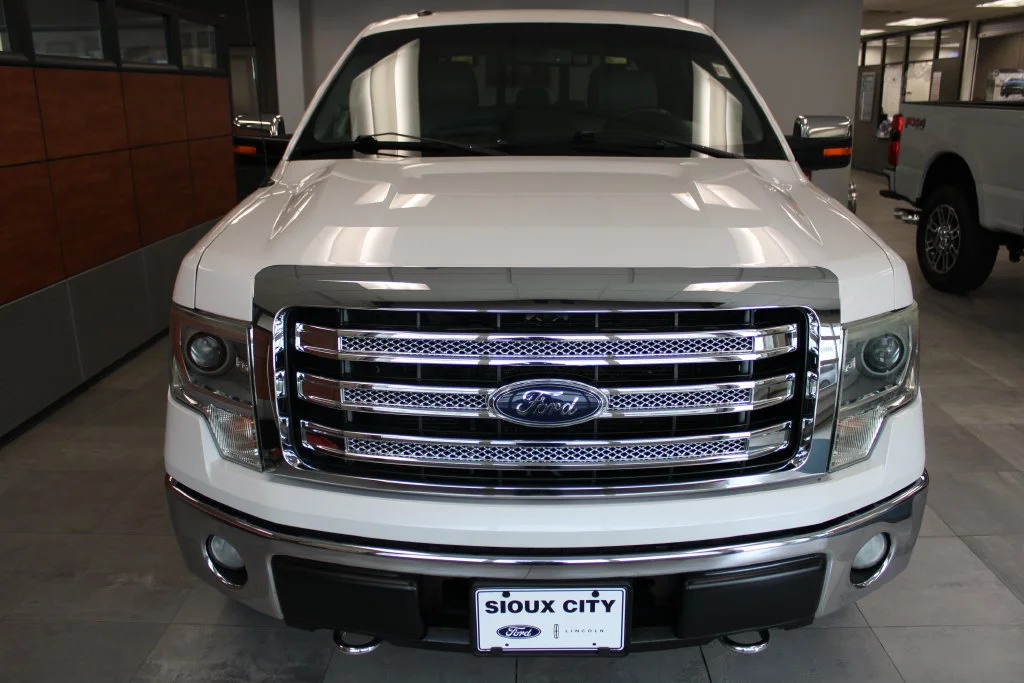 Used 2014 White Platinum Tri-Coat Metallic Ford Lariat image 2