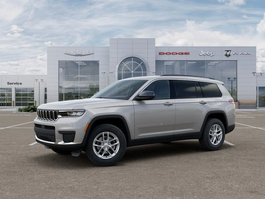 New 2026 Silver Zynith Jeep Laredo image 2