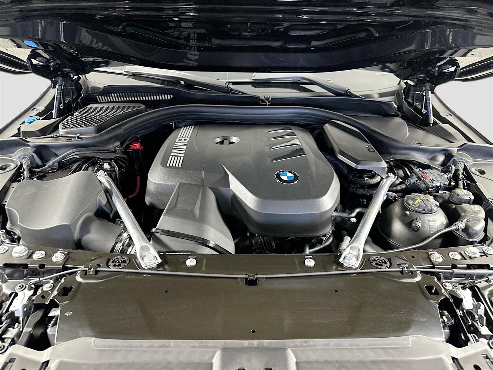 Certified Used 2026 Dark Graphite Metallic BMW 530i image 30