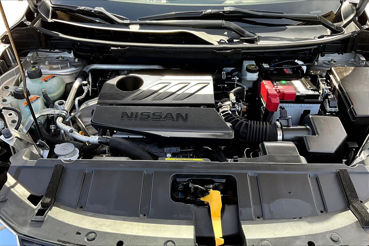 Used 2023 Champagne Silver Metallic Nissan SL image 31
