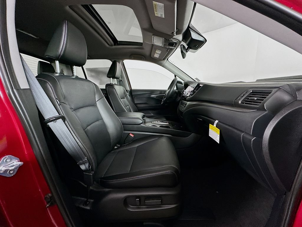 New 2026 Radiant Red Metallic II Honda RTL image 29