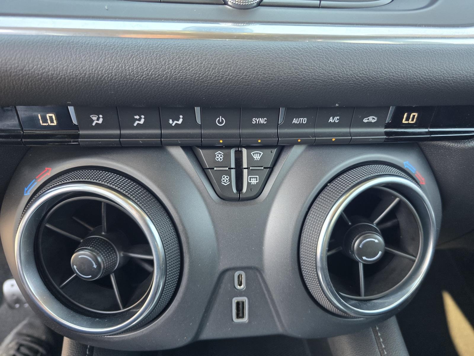 Used 2022 BLACK Chevrolet LT image 13