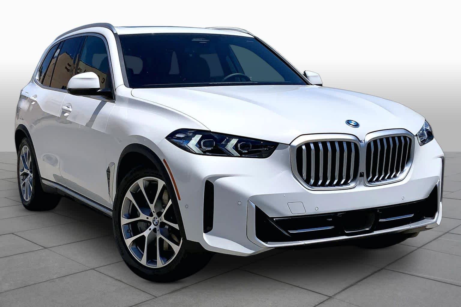 New 2026 Alpine White BMW xDrive50e image 2