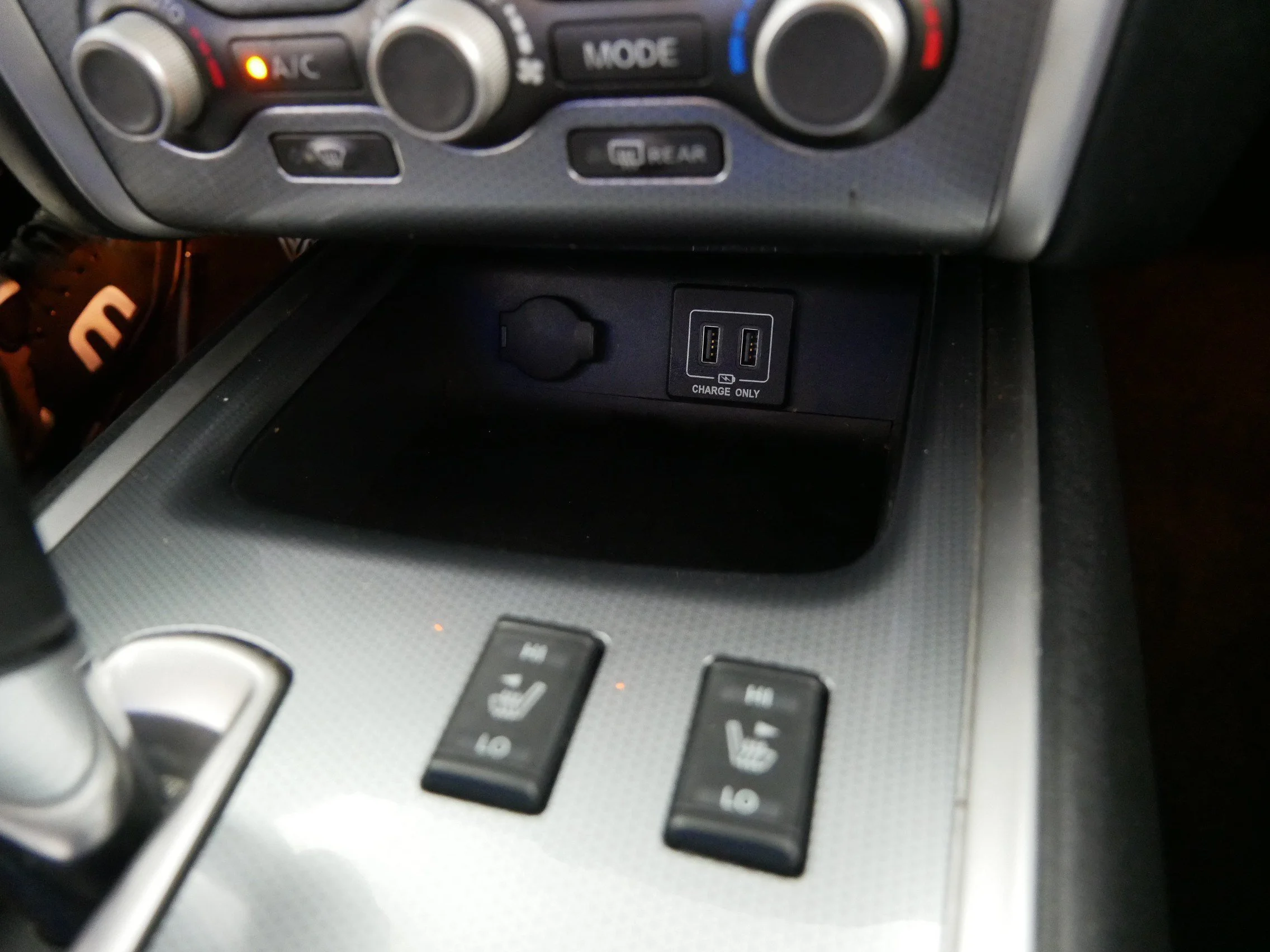 Used 2018 Magnetic Black Nissan SL image 29