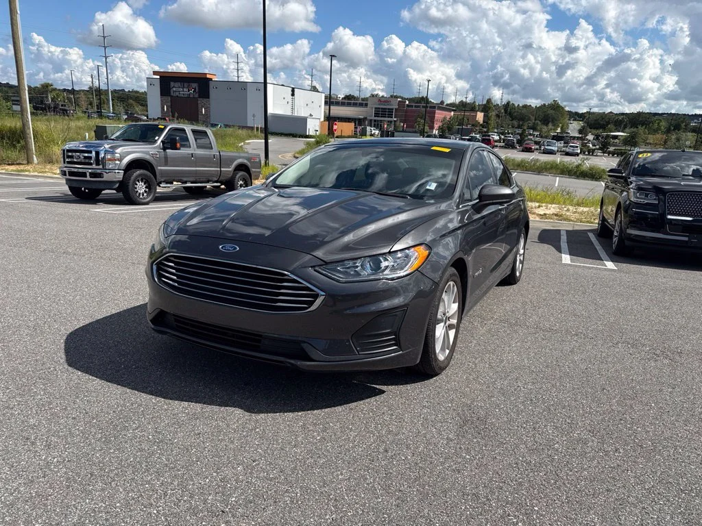 Used 2019 Magnetic Metallic Ford SE image 5