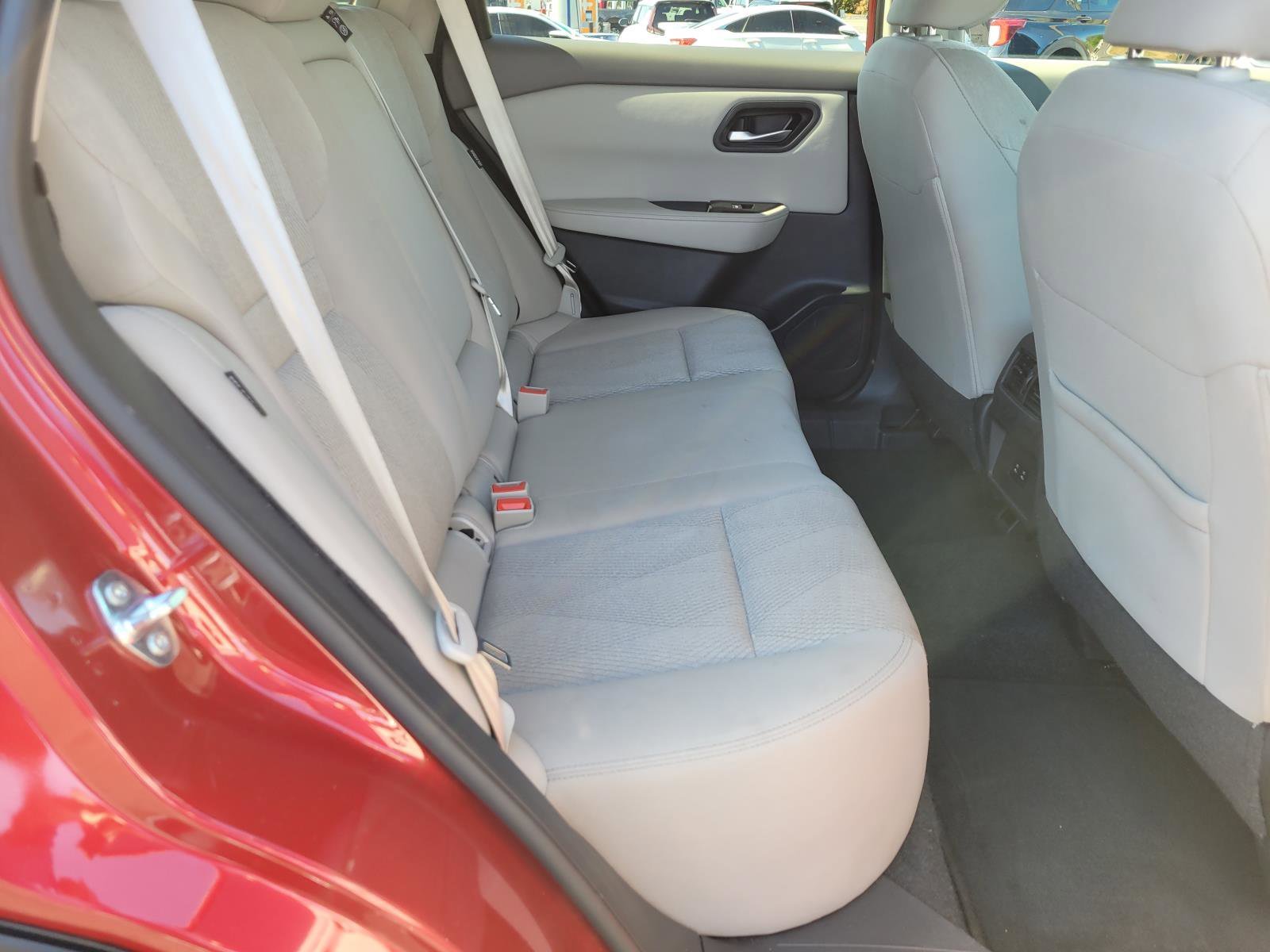 2025 Nissan Rogue SV - Photo 18