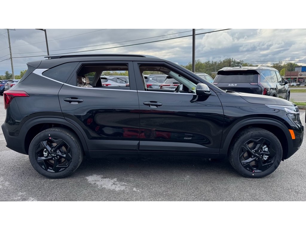 2026 Kia Seltos EX photo 2