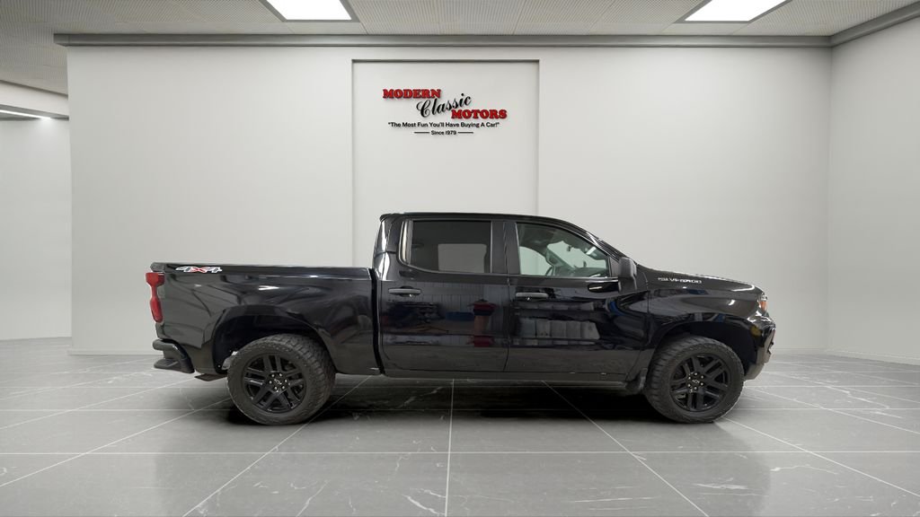 Used 2022 Black Chevrolet Custom image 6