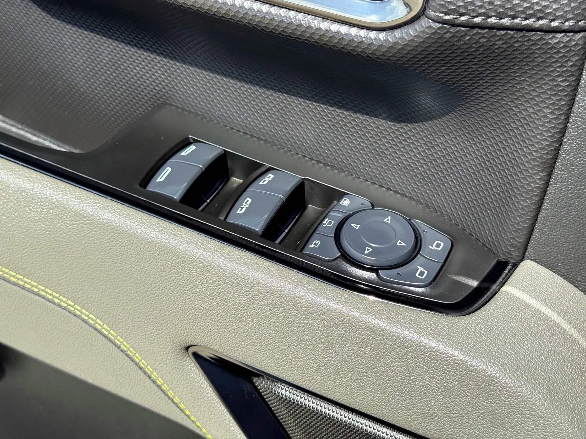 Used 2025 Slate Gray Metallic Chevrolet ZR2 Bison Edition image 19