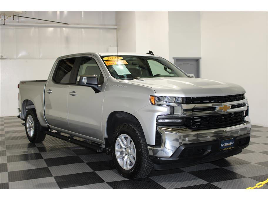 2020 Chevrolet Silverado 1500 LT photo 2