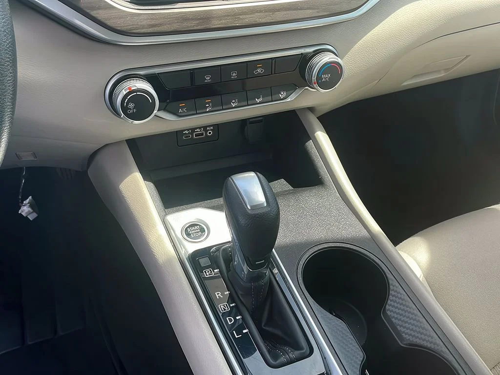Used 2025 Bluestone Pearl Nissan SV image 19