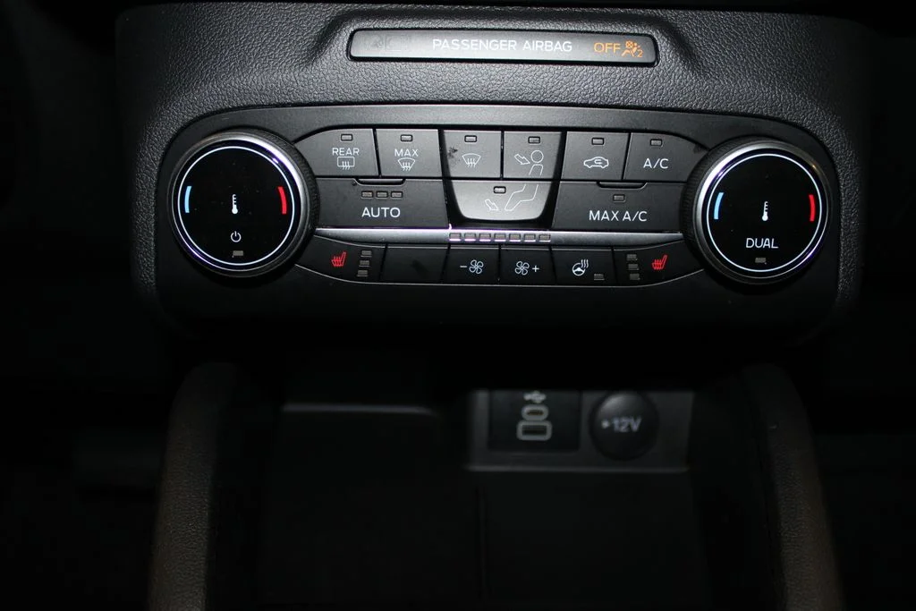 Certified Used 2024 Oxford White Ford Active image 29