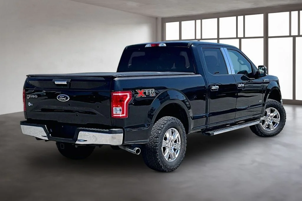 Used 2017 Black Ford XLT image 3