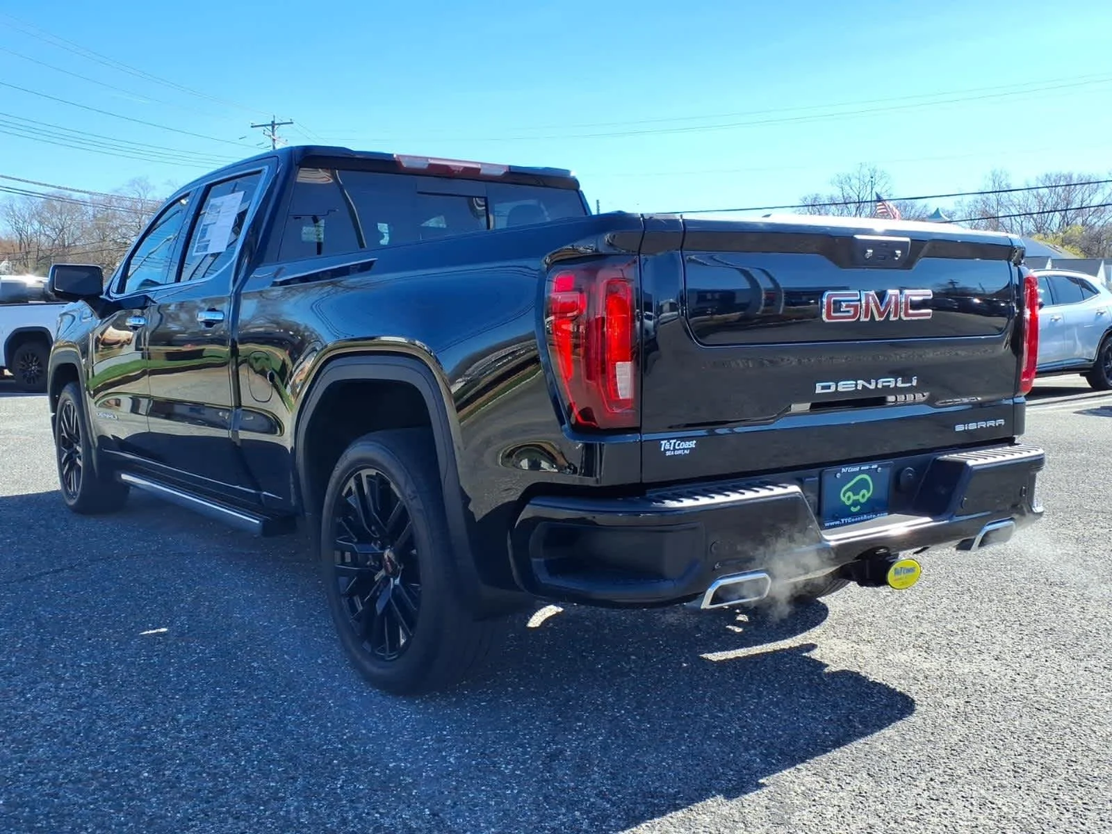 Certified Used 2022 Onyx Black GMC Denali image 5