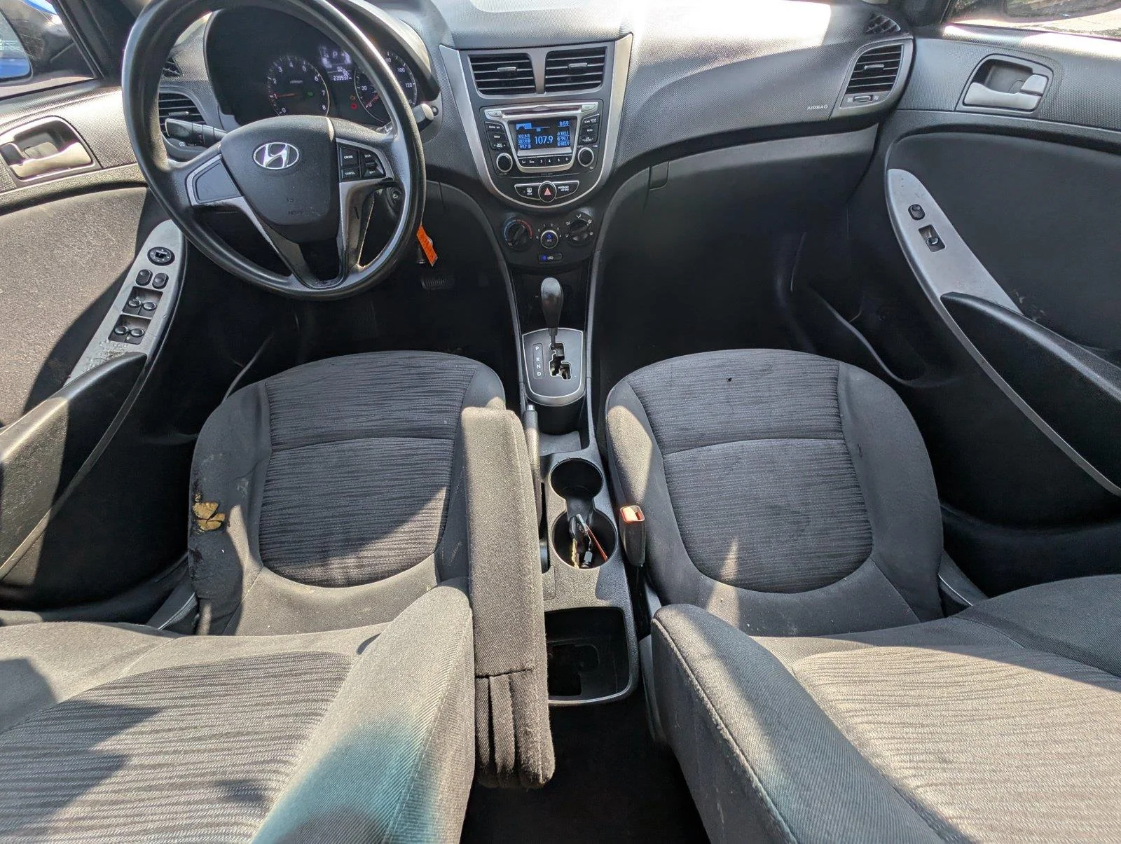 Used 2017 Pacific Blue Pearl Hyundai SE image 31