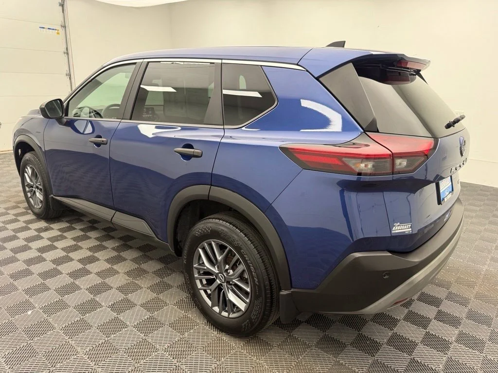 Used 2023 Blue Nissan S image 10